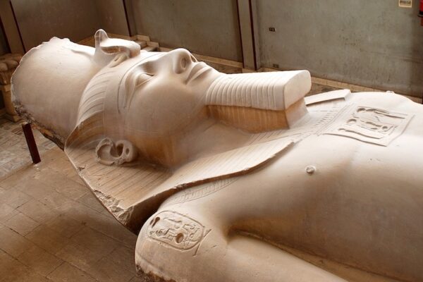 Ramses II i Memphis - - forlænget weekend i Kairo